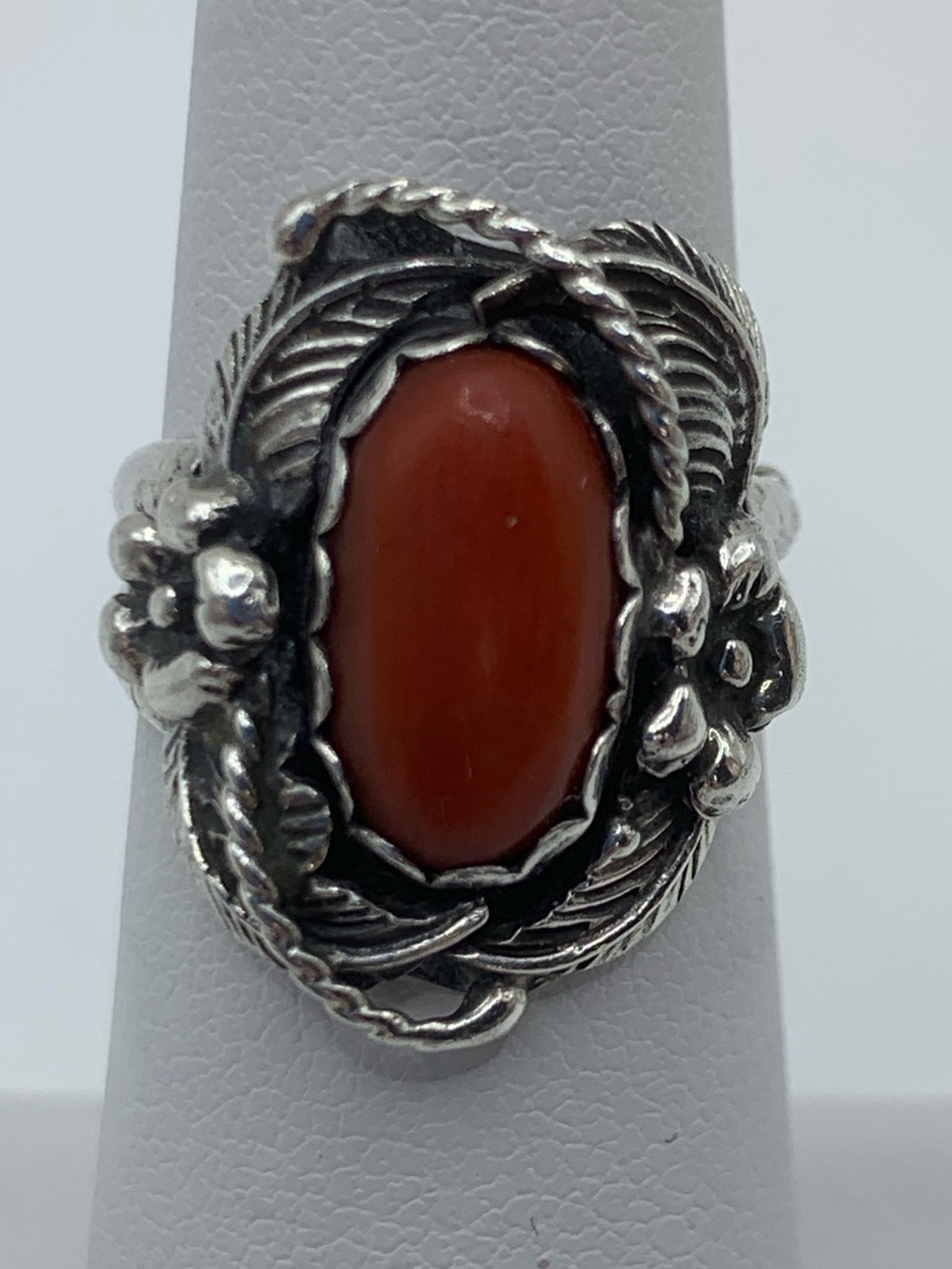 Vintage Coral Sterling Silver 925 Stamped  Southwestern Leaf Bezel Ring Size 4.7